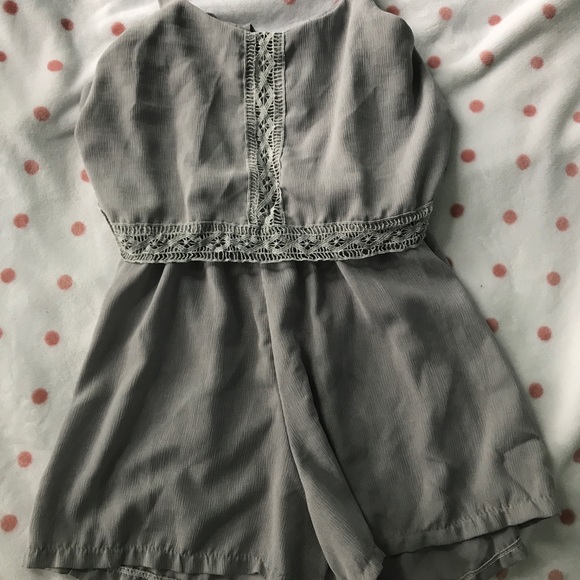 Grey romper - Picture 1 of 2